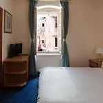 Heritage Porin ماكارسكا