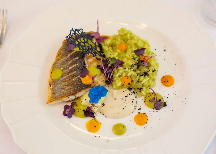 Heritage Porin 酒店 马卡尔斯卡